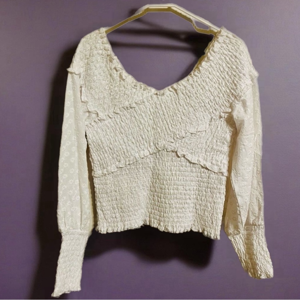 BB Dakota Steve Madden, Long Sleeves, Lightweight Fitted Top Size M White